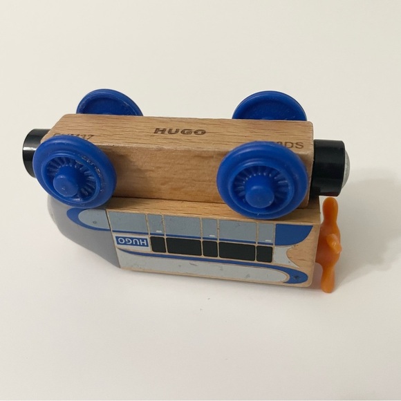 Thomas & Friends Wooden Hugo Train - Picture 10 of 13